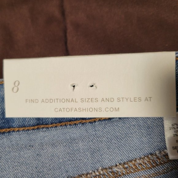 Distressed Lightwash Jeans - Picture 11 of 15